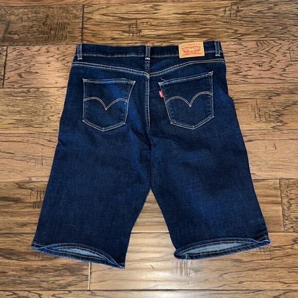 Levi’s Bermuda Short Size 28 - Picture 2 of 16
